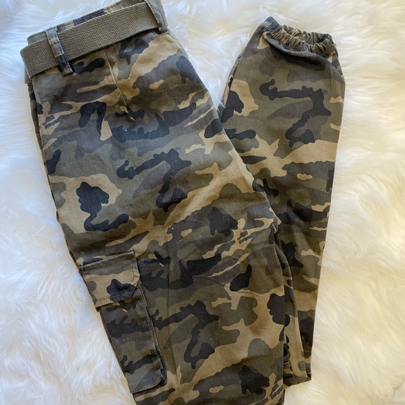 🖤SALE: price drop🖤OFF THE RADAR CAMO PANTS NWOT - Picture 2 of 6